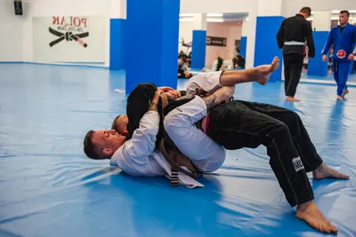 Brazilian Jiu Jitsu Sparring auf der Matte