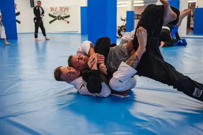 Rückenkontrolle beim BJJ-Sparring