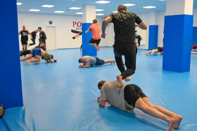 Aufwärmspiel beim Kampfsporttraining